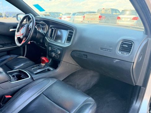 Used 2016 Dodge Charger R/T w/ Plus Group RWD image 9