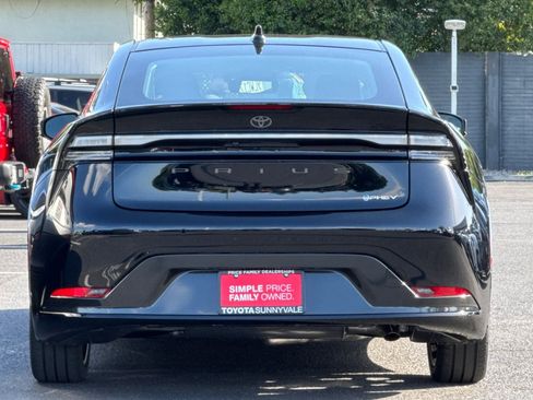 New 2026 Toyota Prius Plug-In Hybrid FWD image 8