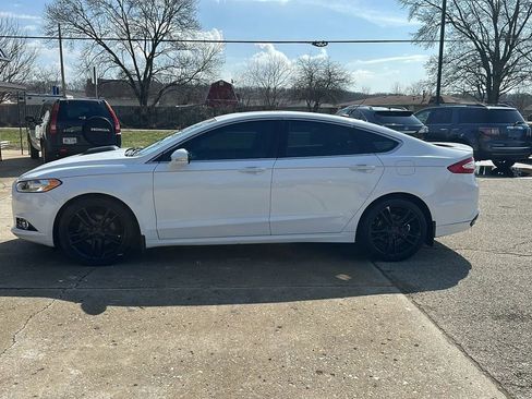 Used 2013 Ford Fusion Titanium image 2