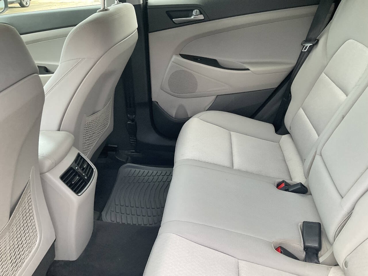 Used 2017 Hyundai Tucson Sport FWD image 12