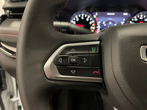 Used 2025 Jeep Compass Trailhawk AWD/4WD image 22