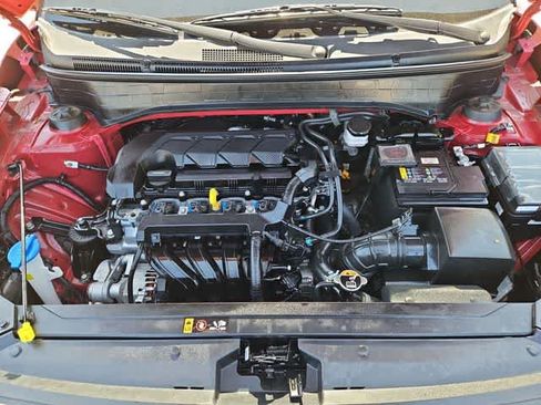 Used 2024 Hyundai Venue SEL FWD image 12