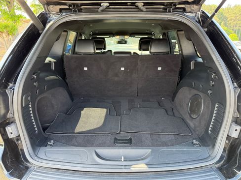 Used 2020 Jeep Grand Cherokee Altitude image 28