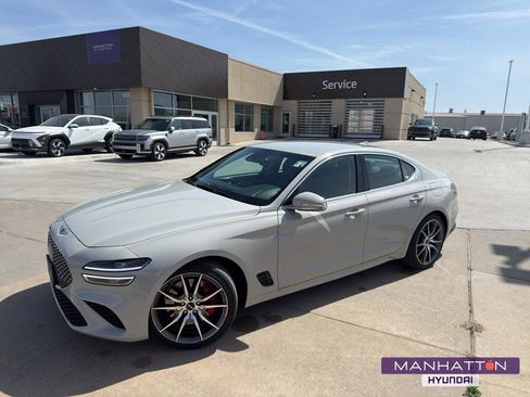 Used 2025 Genesis G70 2.5T image 1