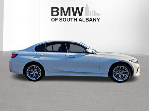 Used 2025 BMW 330i xDrive Sedan image 3