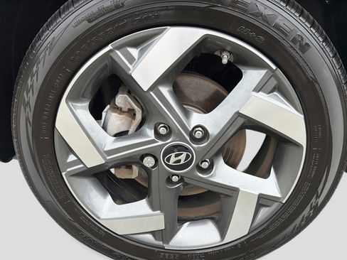 Used 2022 Hyundai Venue Limited w/ Cargo Package FWD image 14