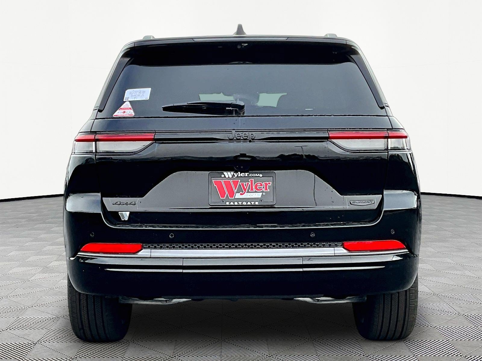 New 2027 Jeep Grand Cherokee Summit AWD/4WD image 5