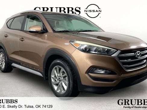 Used 2017 Hyundai Tucson SE Plus FWD image 1