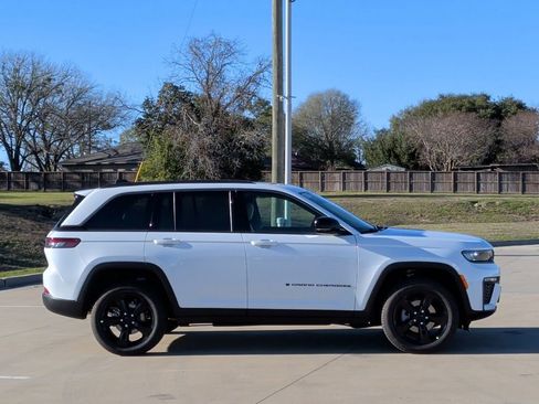 New 2026 Jeep Grand Cherokee Limited w/ Limited Altitude Package image 9
