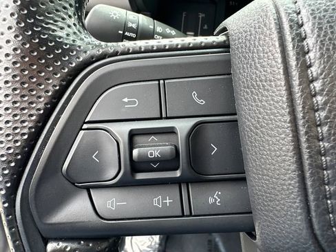 Used 2025 Toyota Tacoma SR5 AWD/4WD image 33