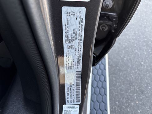 Used 2024 RAM 1500 Big Horn AWD/4WD image 35