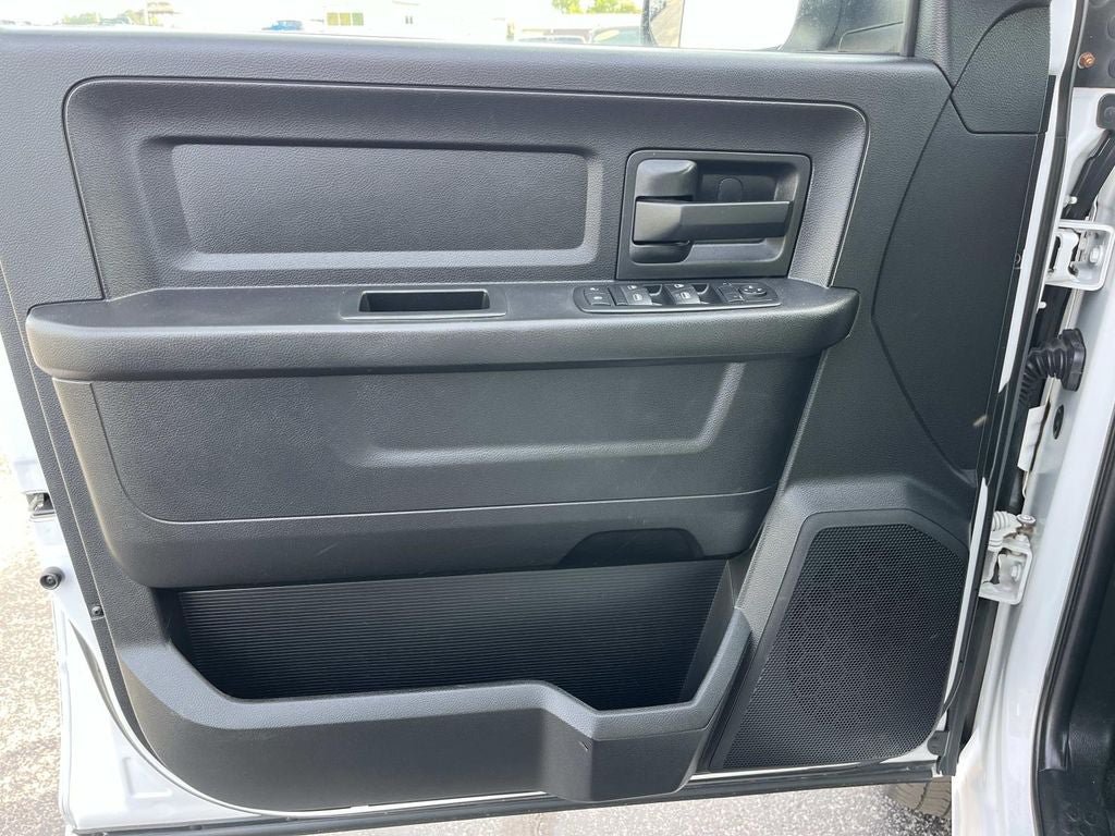Used 2014 RAM 3500 Tradesman w/ Chrome Appearance Group RWD image 24