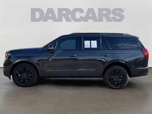 Used 2025 Ford Expedition Platinum w/ Stealth Appearance Package image 4