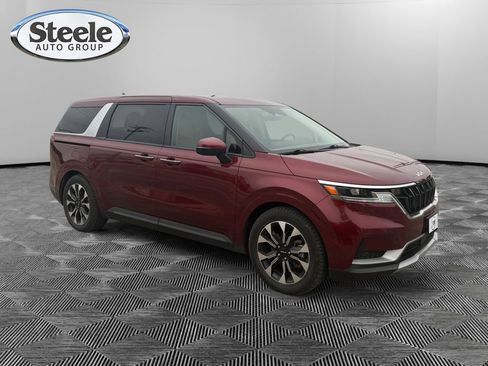 Used 2024 Kia Carnival EX FWD image 7