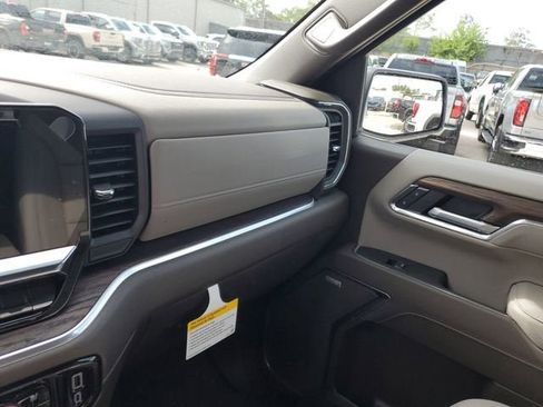 New 2026 GMC Sierra 1500 SLT image 27