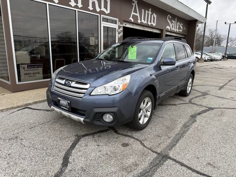 Used 2013 Subaru Outback 3.6R Limited w/ Moonroof Pkg image 3