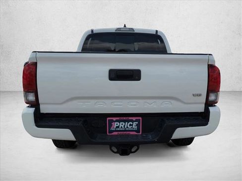 Used 2022 Toyota Tacoma SR5 w/ Technology Package image 7