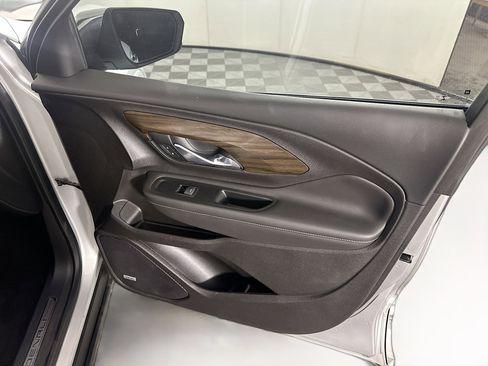 Used 2018 GMC Terrain Denali w/ Advanced Safety Package image 31