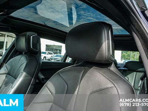 Used 2024 BMW 740i xDrive AWD/4WD image 17
