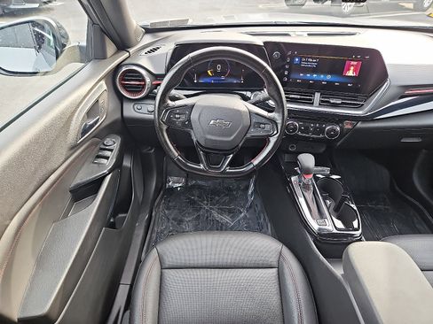 Used 2025 Chevrolet Trax RS w/ Driver Confidence Package image 11