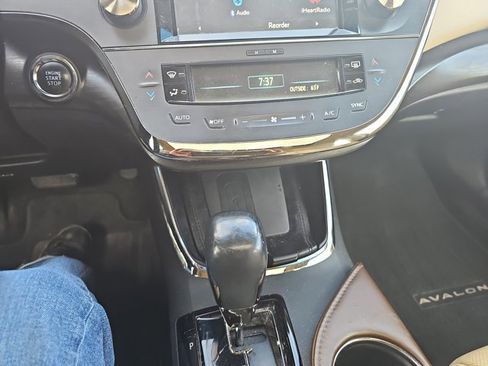 Used 2016 Toyota Avalon Limited w/ Toyota Safety Sense Package image 17