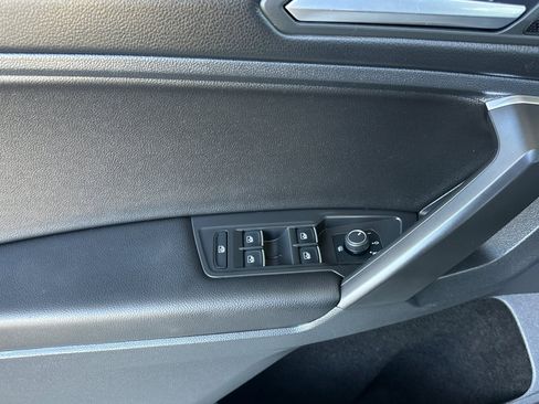 Used 2021 Volkswagen Tiguan SE R-Line image 13