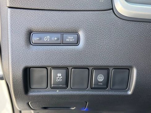 Used 2024 Nissan Murano SV w/ SV Midnight Edition Package image 14