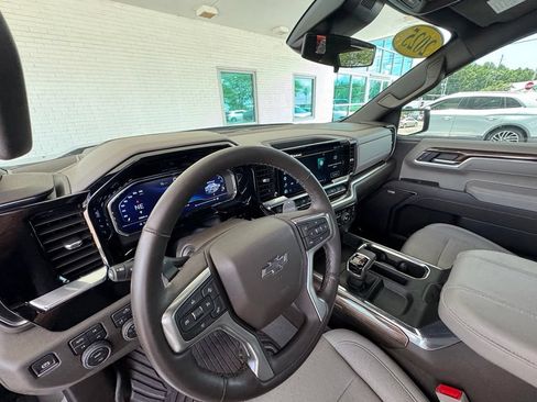 Used 2025 Chevrolet Silverado 1500 RST AWD/4WD image 13
