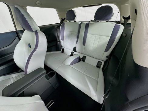 Certified 2025 MINI Cooper S image 25