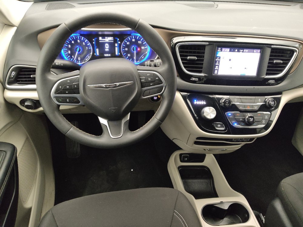 Used 2023 Chrysler Voyager LX FWD image 22
