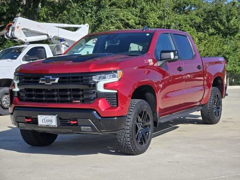 Used 2025 Chevrolet Silverado 1500 LT Trail Boss w/ LT Trail Boss Premium Package AWD/4WD image 4