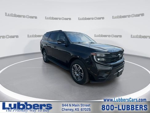 Used 2025 Ford Expedition Active AWD/4WD image 2