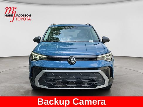 Used 2025 Volkswagen Taos S FWD image 2