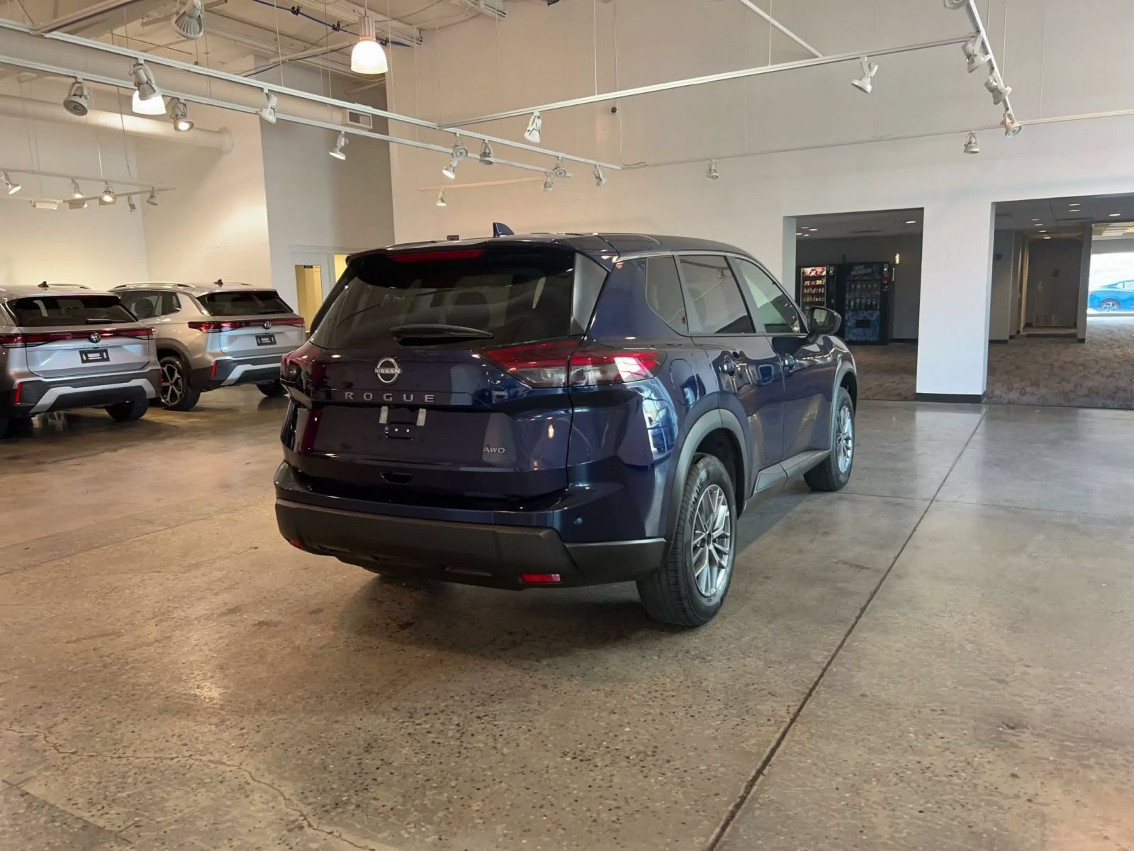 Used 2026 Nissan Rogue SV AWD/4WD image 13