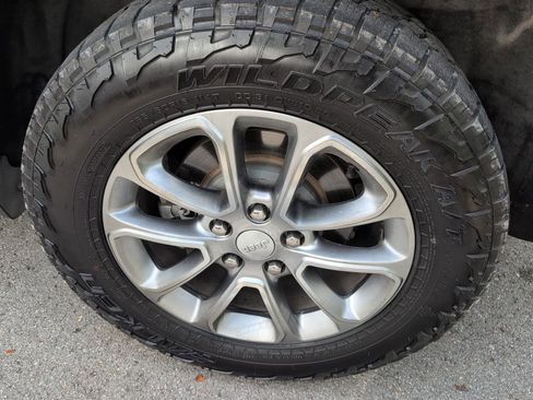 Used 2016 Jeep Grand Cherokee Limited AWD/4WD image 36