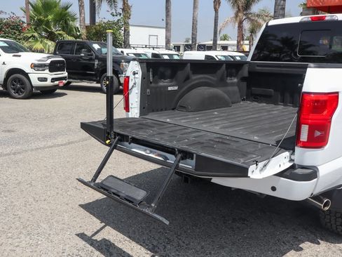Used 2018 Ford F150 Lariat w/ Equipment Group 501A Mid AWD/4WD image 9