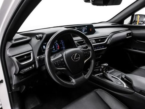 Used 2019 Lexus UX 200 w/ Premium Package FWD image 3