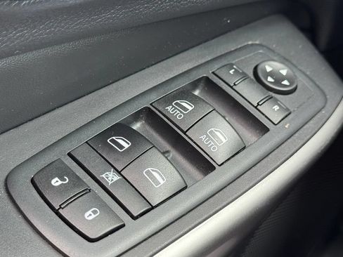 Used 2020 Jeep Cherokee High Altitude AWD/4WD image 25