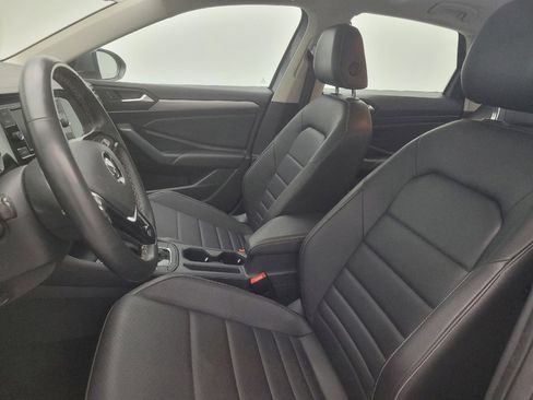 Used 2021 Volkswagen Jetta SE w/ SE Cold Weather Package FWD image 17