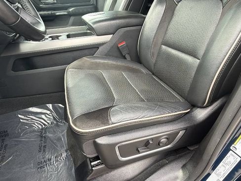 Used 2024 RAM 1500 Laramie AWD/4WD image 16
