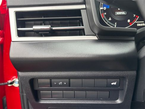 Used 2023 Mitsubishi Outlander SEL image 24