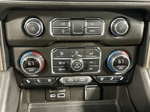 Used 2021 Chevrolet Tahoe High Country AWD/4WD image 25