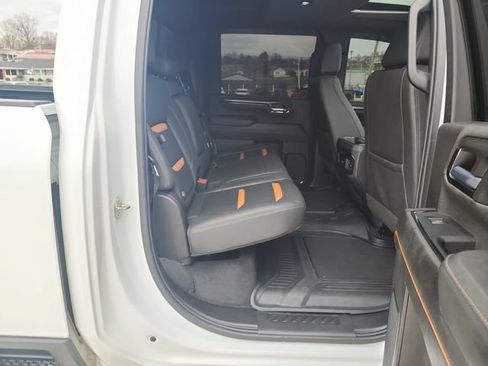 Used 2024 GMC Sierra 2500 AT4 w/ AT4 Premium Plus Package AWD/4WD image 10