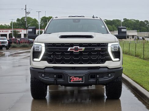 New 2026 Chevrolet Silverado 2500 ZR2 w/ ZR2 Bison Edition AWD/4WD image 2