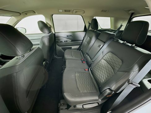 Used 2025 Nissan Pathfinder SV image 27