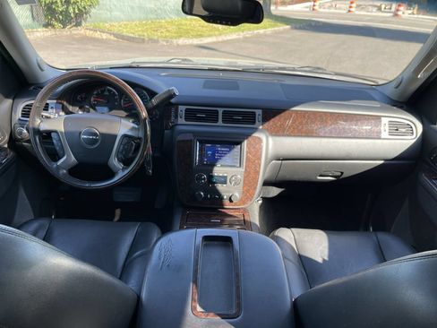 Used 2014 GMC Yukon XL Denali AWD/4WD image 19