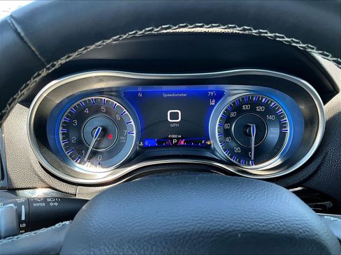 Used 2021 Chrysler 300 S w/ S Model Appearance Package RWD image 13