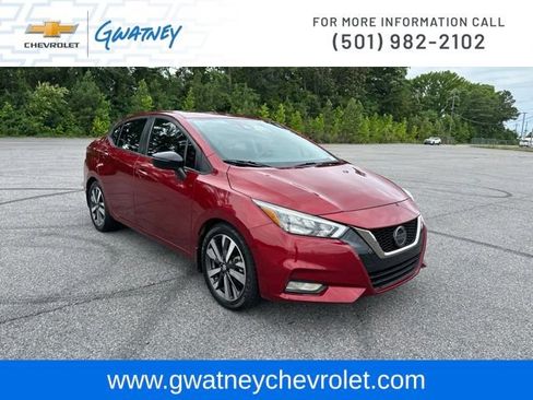 Used 2020 Nissan Versa SR w/ Convenience Package FWD image 3