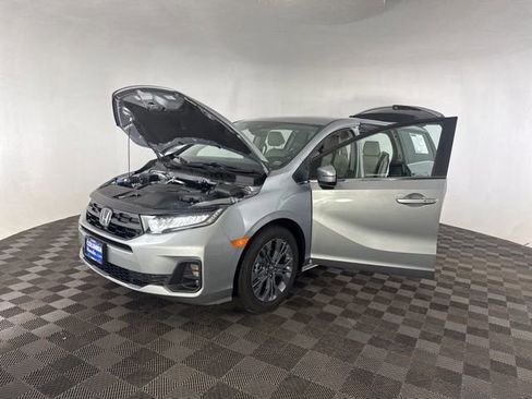 Certified 2026 Honda Odyssey Touring image 14