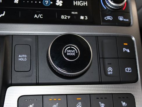 Used 2024 Hyundai Palisade Calligraphy image 46